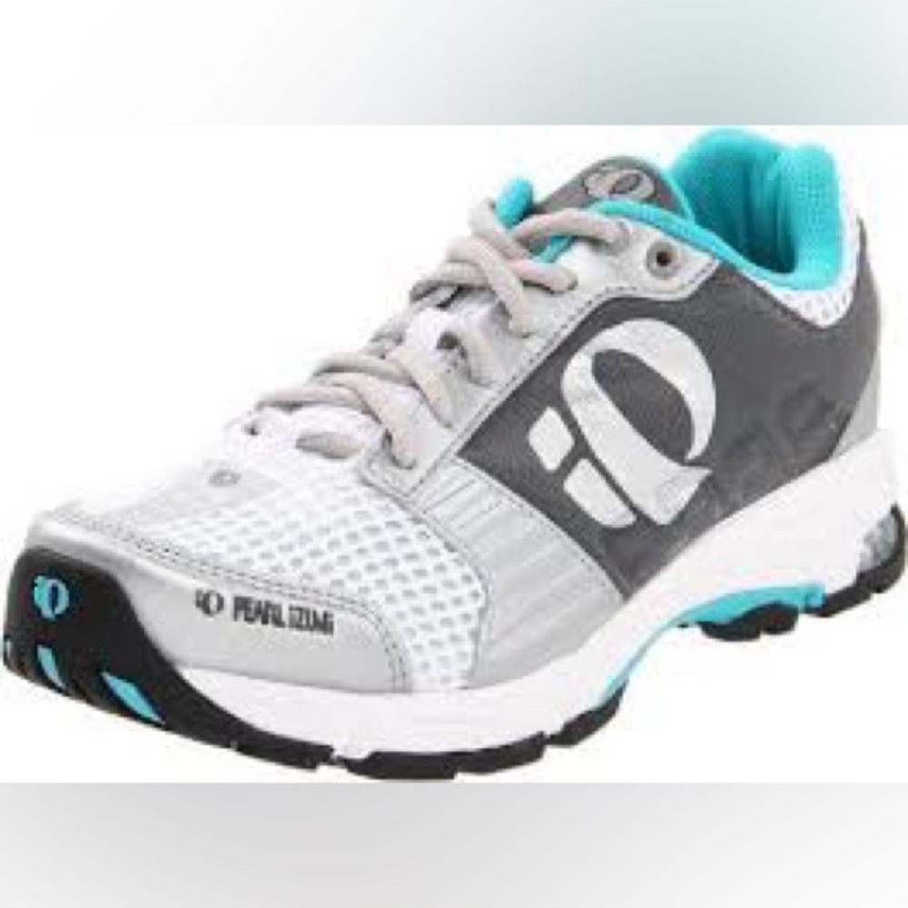 Pearl Izumi Women's shoes X-Road Fuel white-silver Size 38 7.5-8M. Excellent